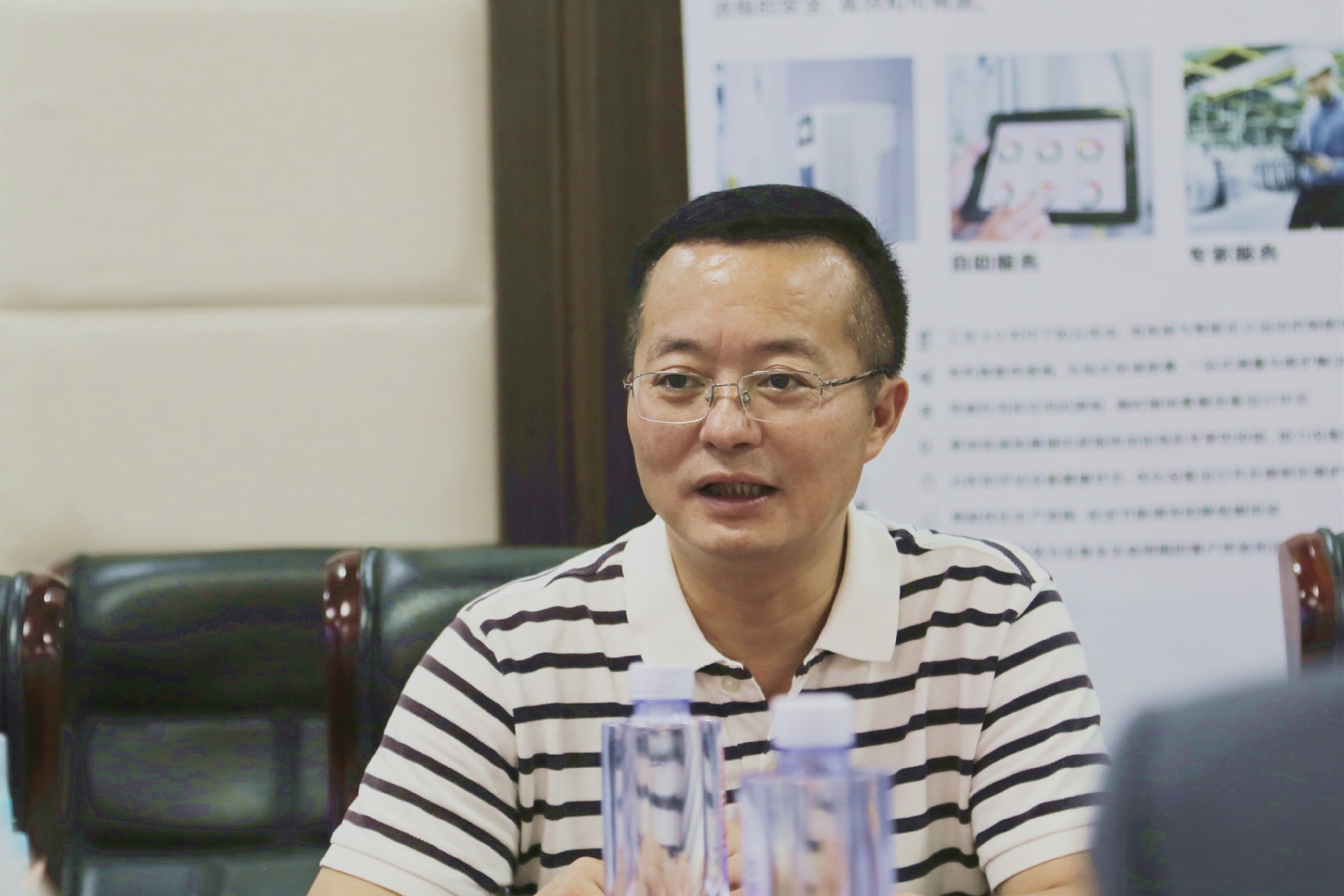 胡兵.jpg